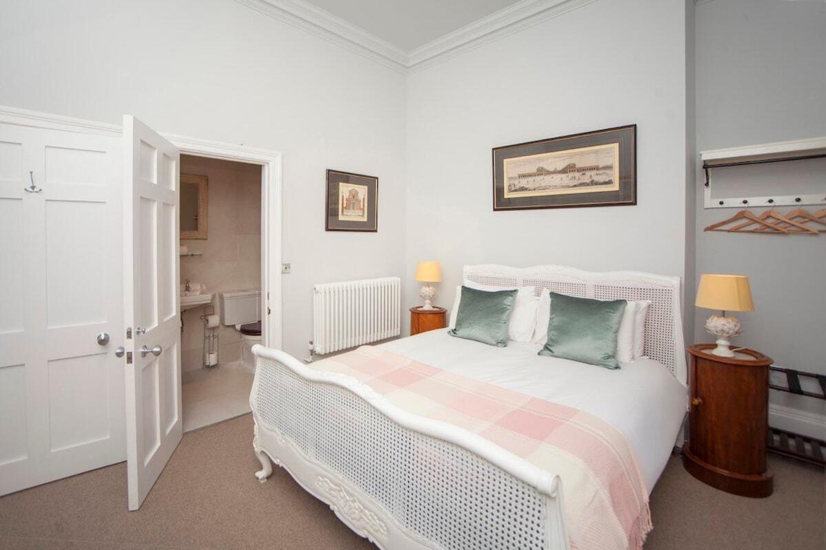 Beautiful City Centre Apartment - Bath Buitenkant foto